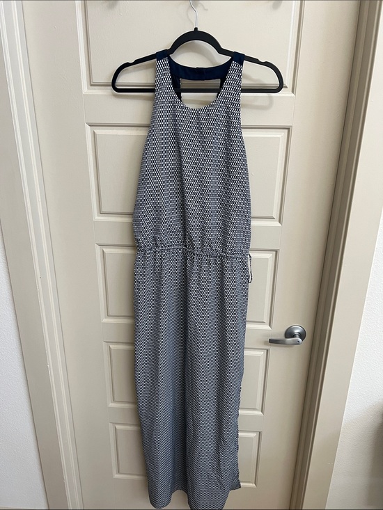 Barneys New York Dresses & Skirts - Barneys New York Navy & White Patterned Sleeveless maxi Dress Sz 10 summer comfy